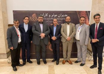 شعار اصلی مجموعه ایرانیان گستر در زمینه کسب کار: آموزش همزمان با کار شماست